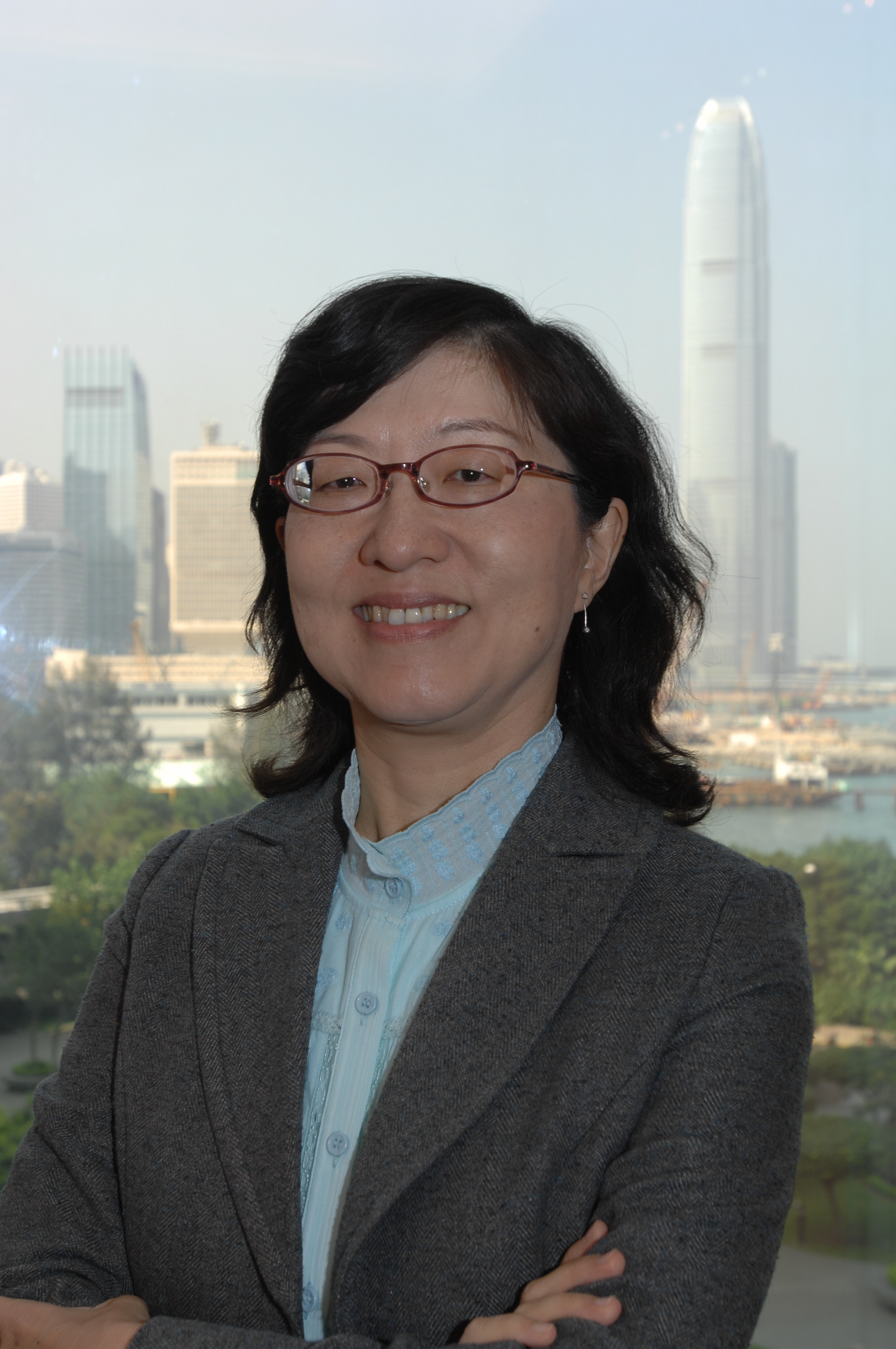 Dr. LAU Suet Ting
